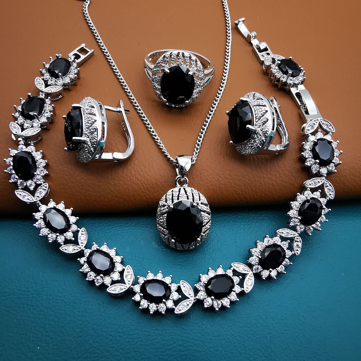 Royal Sap Jewlery Suit